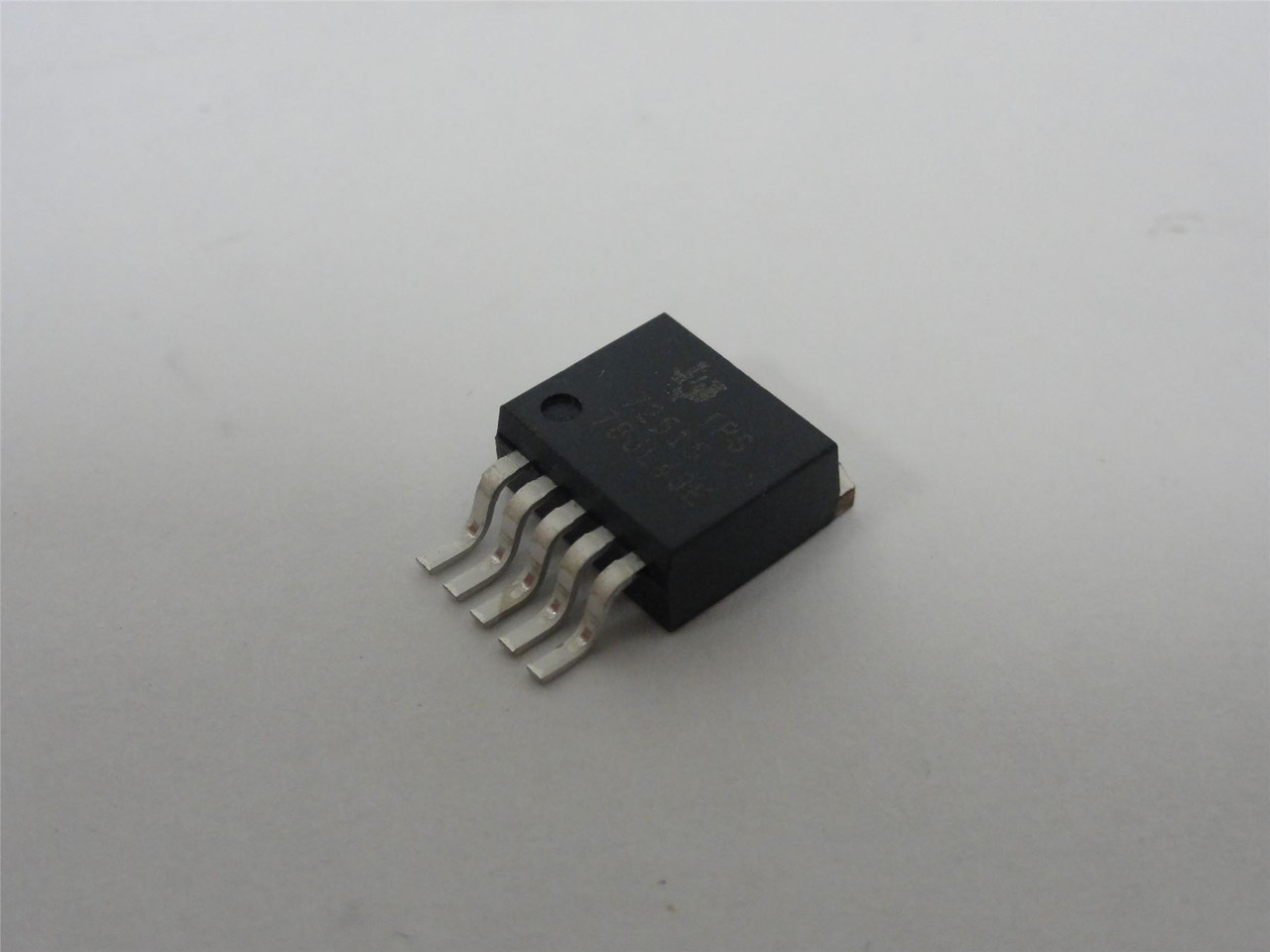 Texas Instruments TPS72615KTT; Lot-25 Voltage Regulators