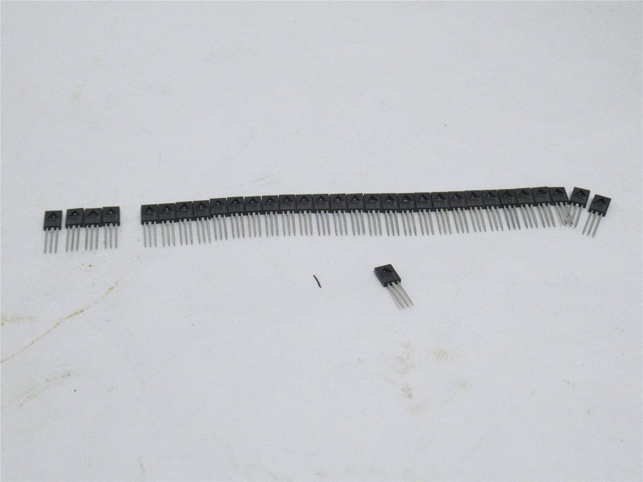 Onsemi MJE172; Lot-30 Bipolar Power Transistors; 3A; 12.5W