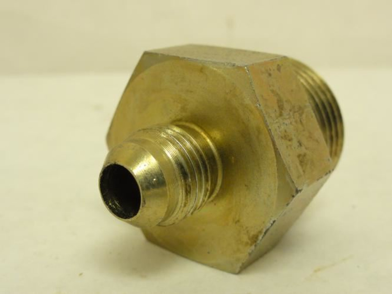 Parker 6-12 F5OX-S; Hydr Straight Adaptor; 3/8 JIC x 3/4 BOSS Parker 6-12 F5OX-S; Hydr Straight Adaptor; 3/8 JIC x 3/4 BOSS