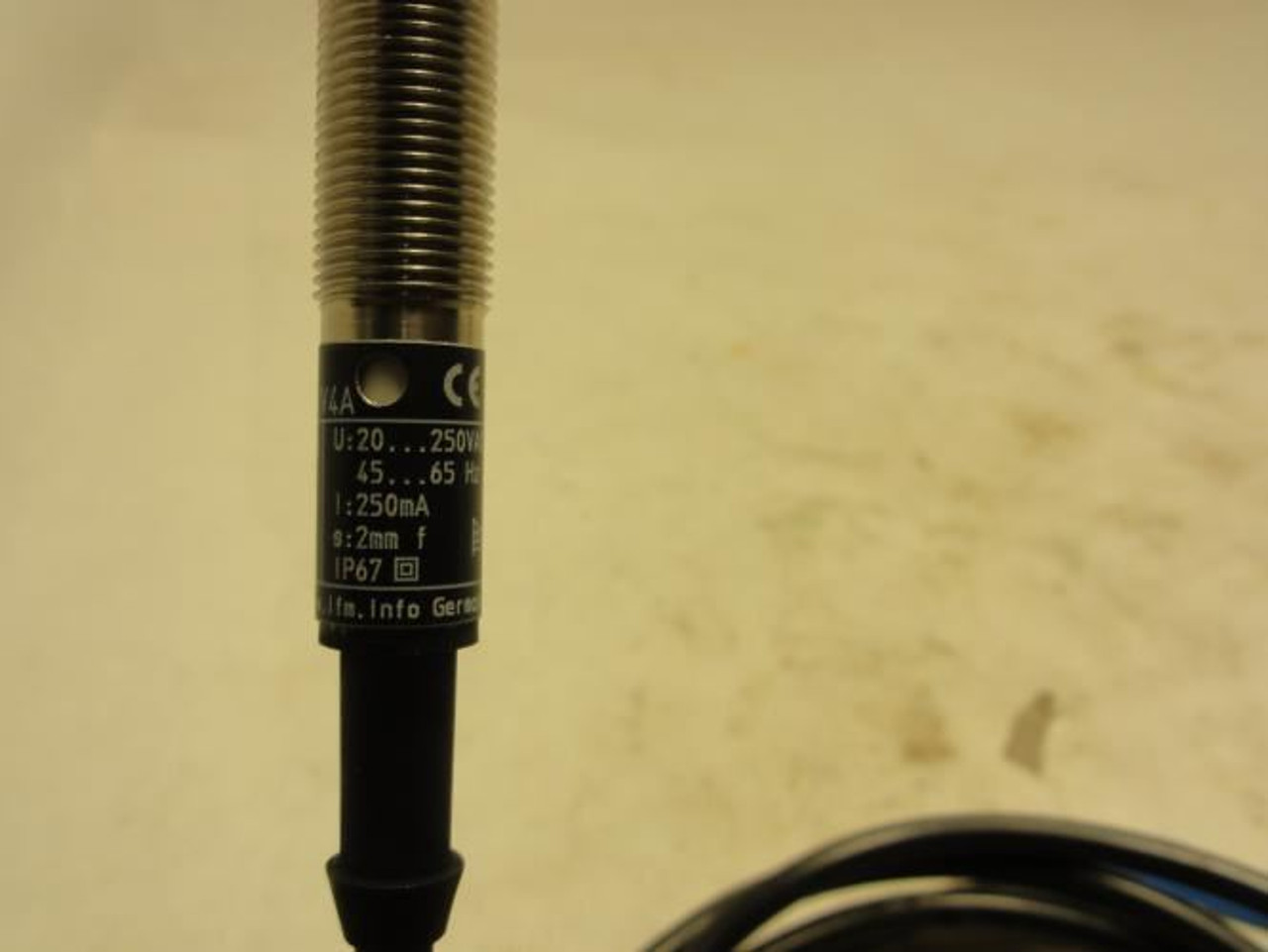 IFM IF0292; Proximity Sensor; 20-250VAC; M12x1 Thread