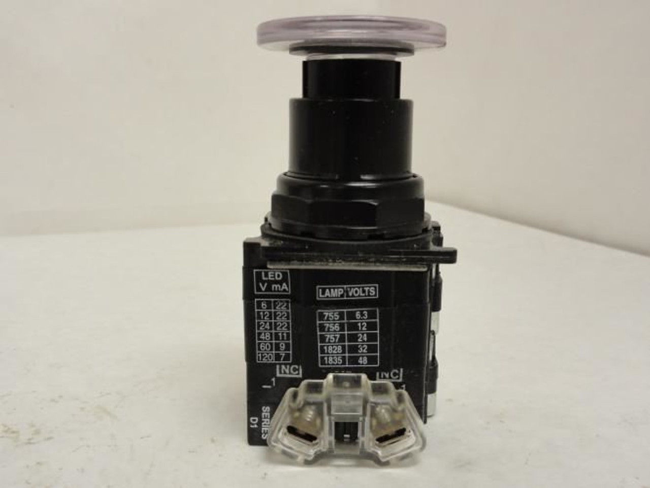 Cutler-Hammer E34YED19-5; Push/Pull Switch; Clear; 250V; 2-NC