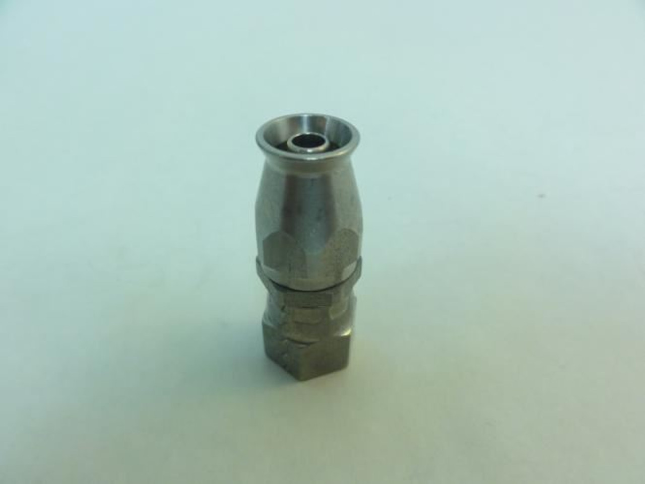 Eaton 190600-4C; Flare Swivel; SAE 37�(JIC); 1/4" Tube OD Eaton 190600-4C; Flare Swivel; SAE 37�(JIC); 1/4" Tube OD