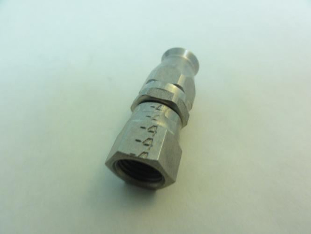 Eaton 190600-4C; Flare Swivel; SAE 37�(JIC); 1/4" Tube OD Eaton 190600-4C; Flare Swivel; SAE 37�(JIC); 1/4" Tube OD