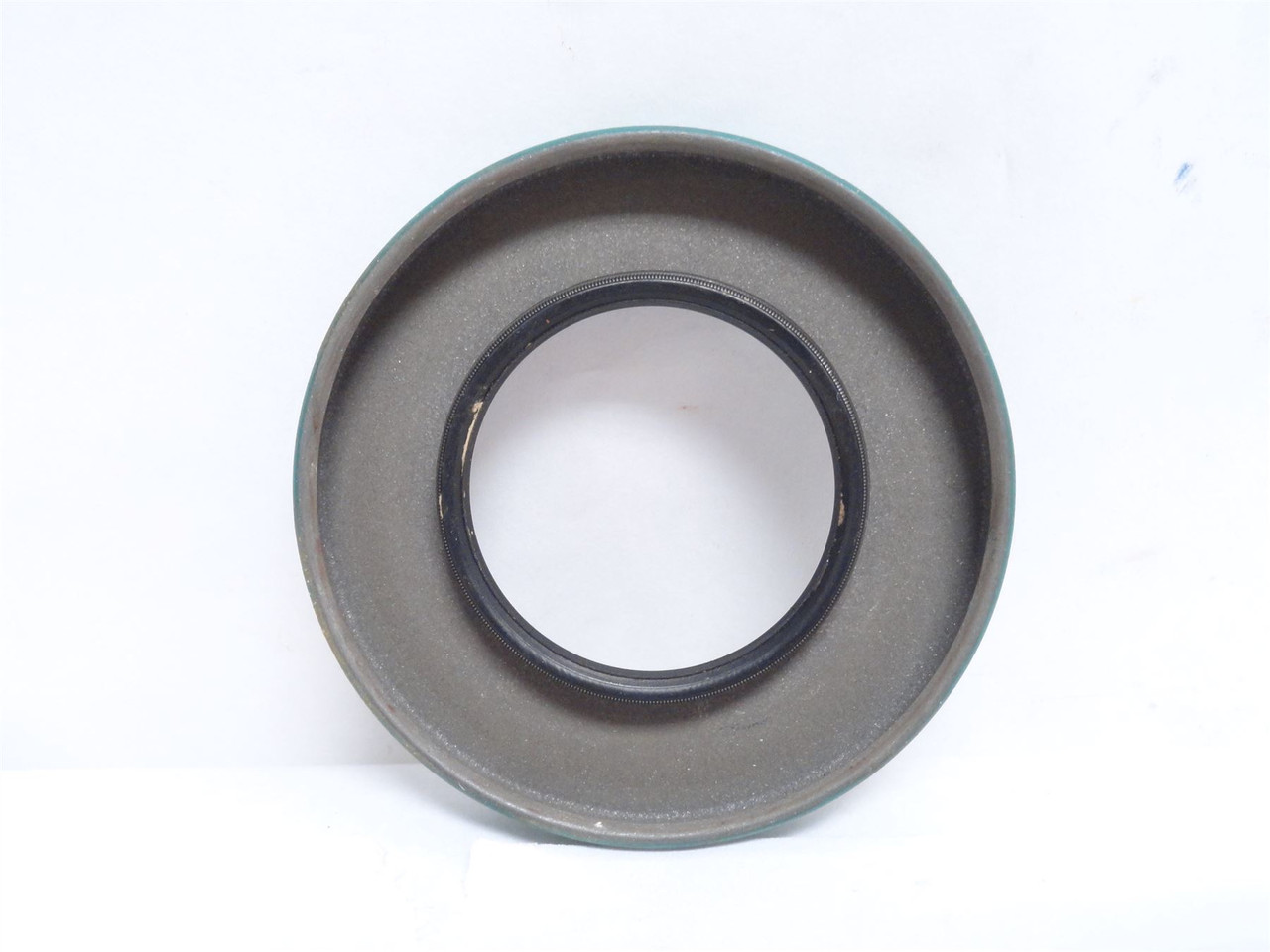 CR 13865; Single Lip Oil Seal 1-3/8"ID x 2-1/2"OD x 5/16" Wide CR 13865; Single Lip Oil Seal 1-3/8"ID x 2-1/2"OD x 5/16" Wide
