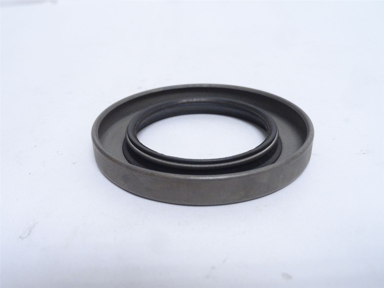 CR 15592; Single Lip Oil Seal; 1-5/8"ID x 2-7/16"OD x 5/16" W CR 15592; Single Lip Oil Seal; 1-5/8"ID x 2-7/16"OD x 5/16" W