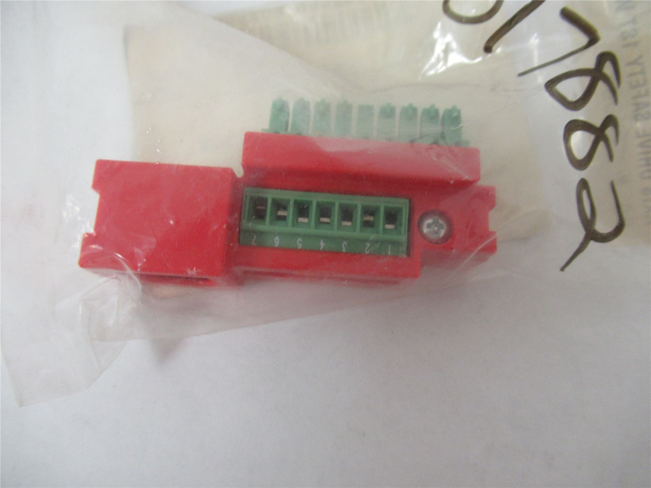 Allen-Bradley 2090-XNSM-W; Wiring Header Drive to Drive