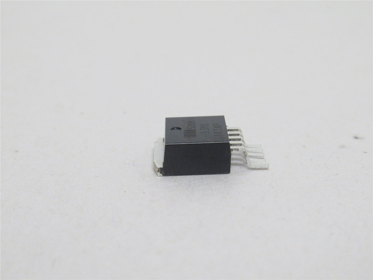 Microchip Tech MIC5209-3.3YU; Lot-40 Linear Voltage Regulator