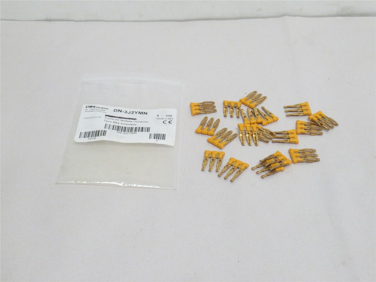 DINectors DN-3J2YMN; Lot-18 Terminal Block Jumpers; 25A; 600V