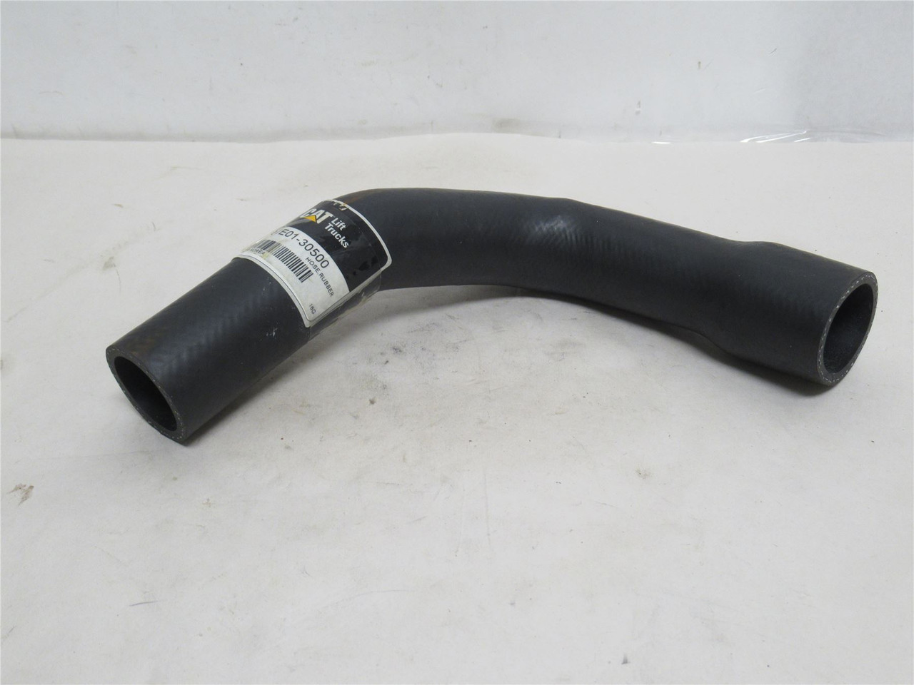 CAT 91E01-30500; Forklift Radiator Molded Lower Hose