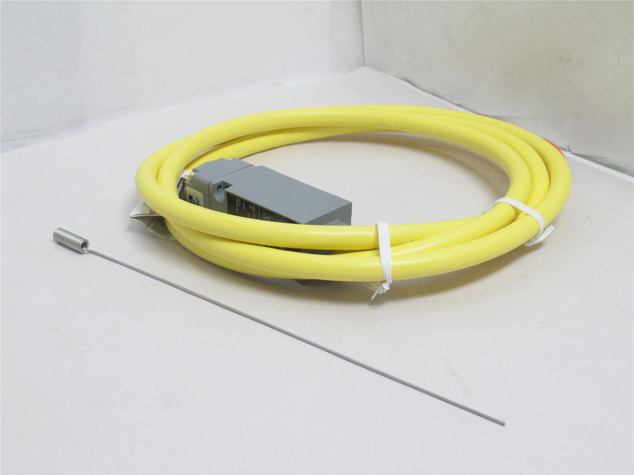 Eaton E50AW16PY1; Limit Switch; Heavy Duty; 3A; 240VAC