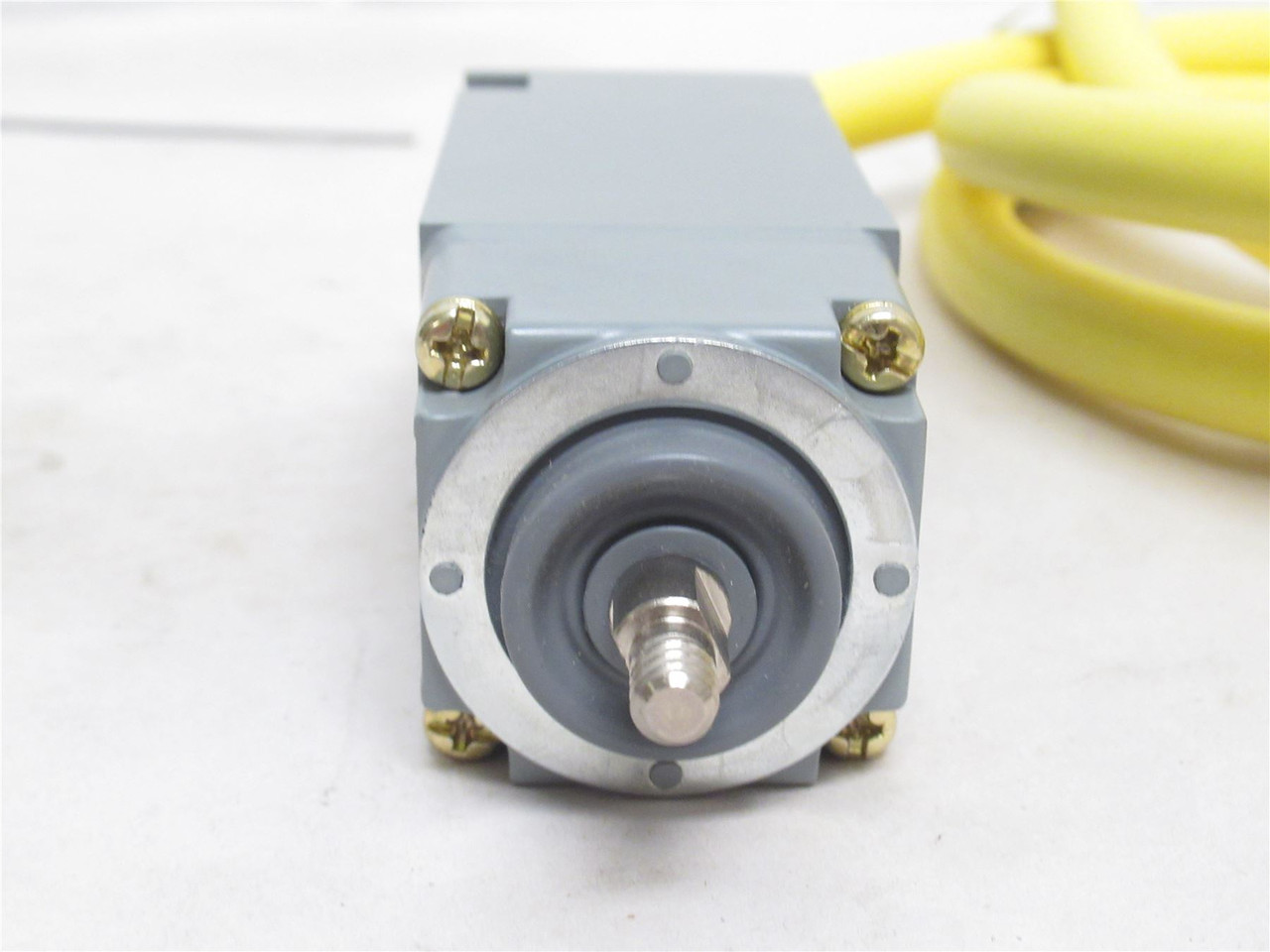 Eaton E50AW16PY1; Limit Switch; Heavy Duty; 3A; 240VAC