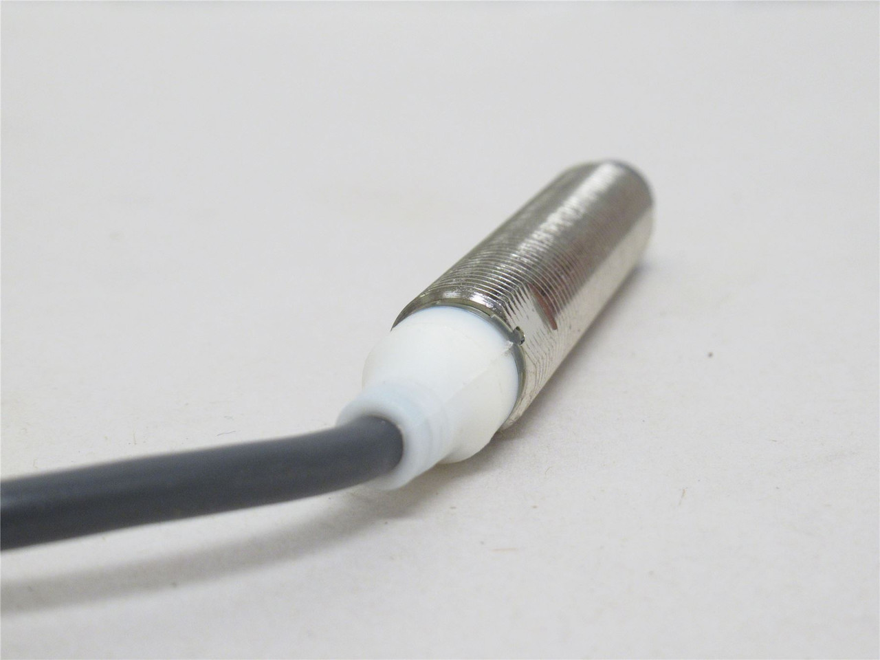 Omron E2A-M12LN08-WP-B1; Proximity Sensor; 10-32VDC; 5m Cable