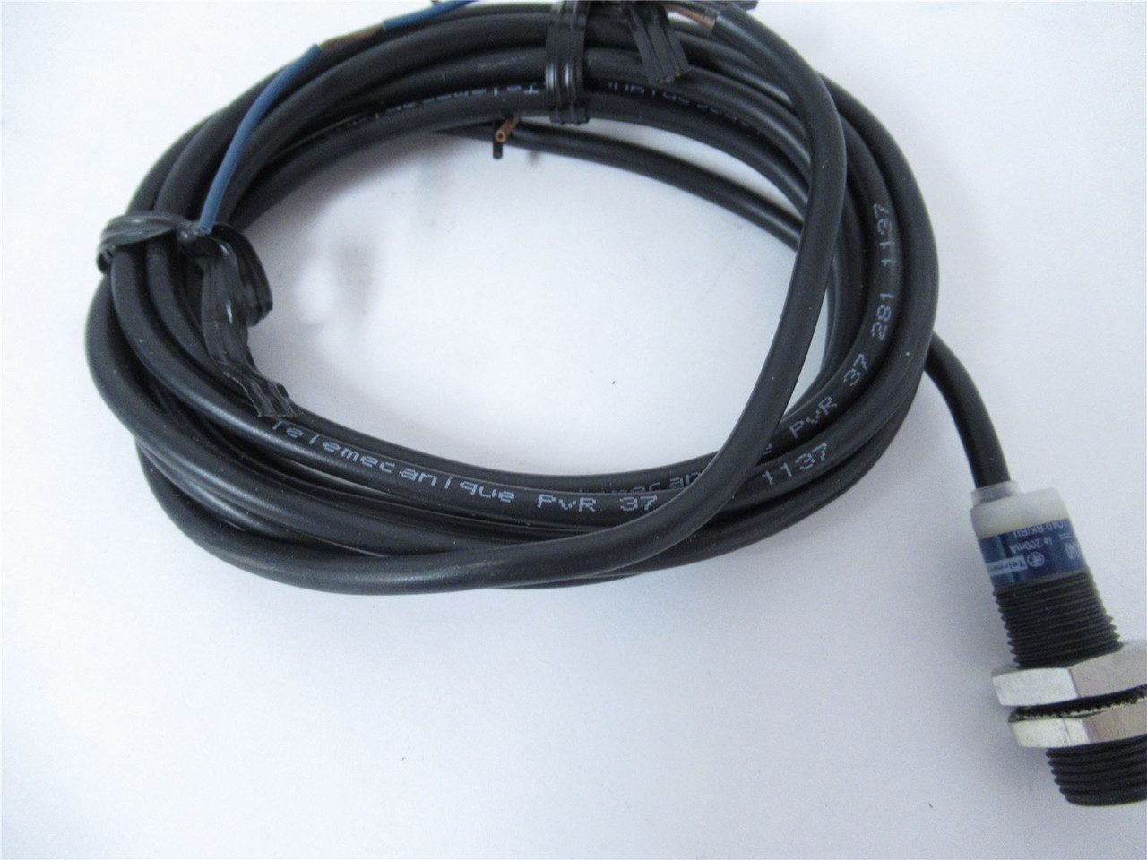 Telemecanique XS4P12PA340L1; Inductive Sensor 24 VDC 200 MA