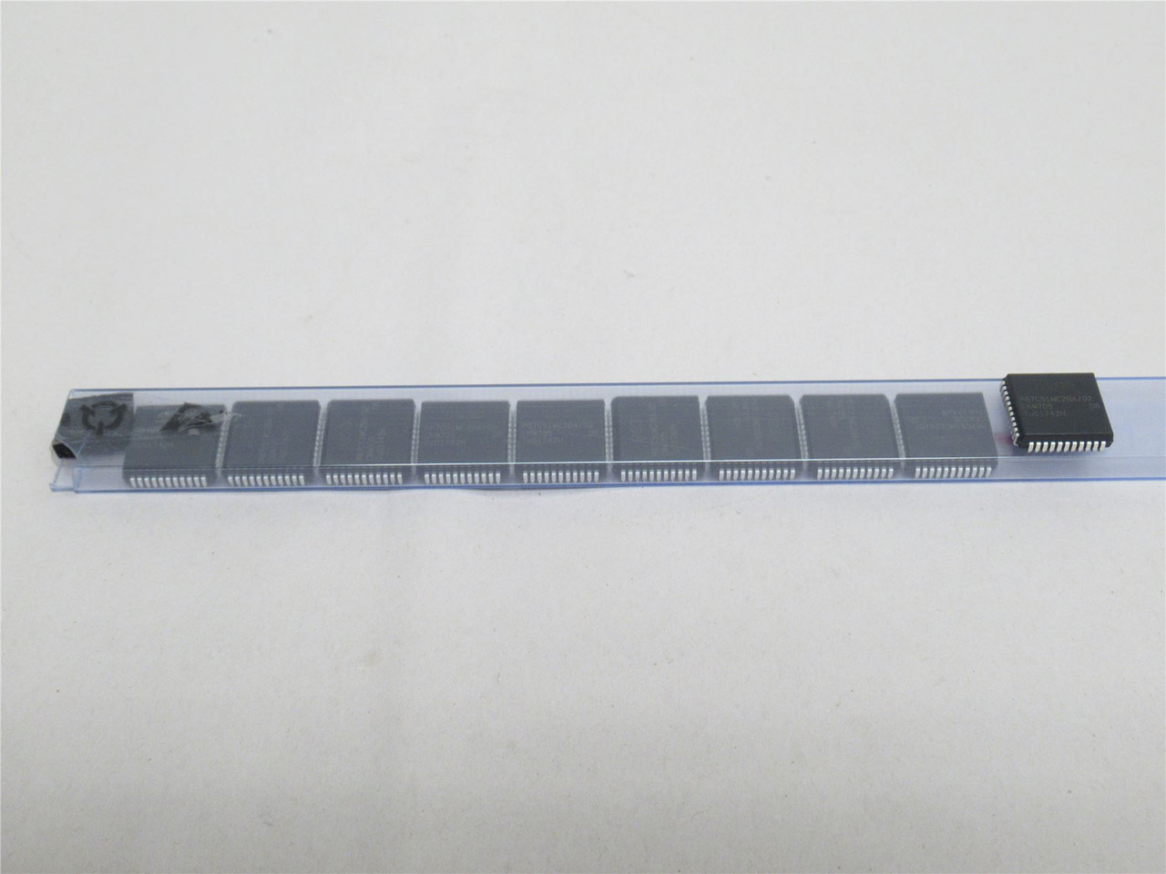 NXP P87C51MC2BA/02; Lot-5; Microcontrollers 8-Bit; Ext-Memory