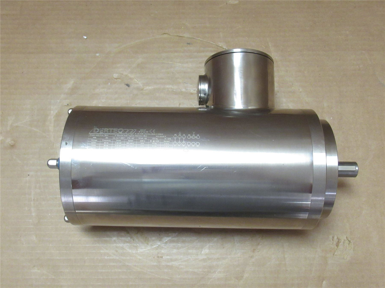 Dertec FP2SS8026B14ATENV; AC Motor; SS; 0.55kW; 480V; 1130RPM