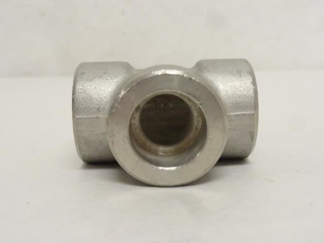 Industry-Std 2UE33; Socket Weld Pipe Union Tee SS-304 1/2"