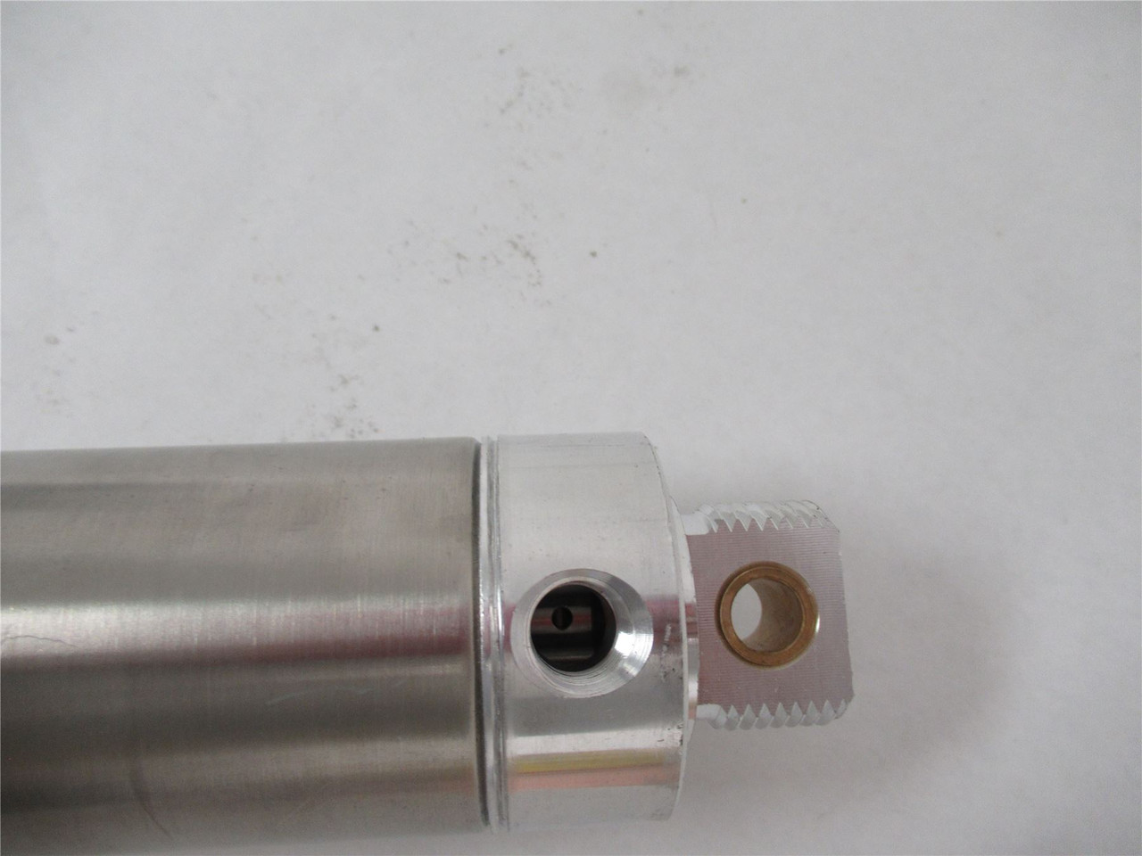 Poly Clip 1297-47 D-104058-A; Pneumatic Cylinder 2"OD 22"Str Poly Clip 1297-47 D-104058-A; Pneumatic Cylinder 2"OD 22"Str