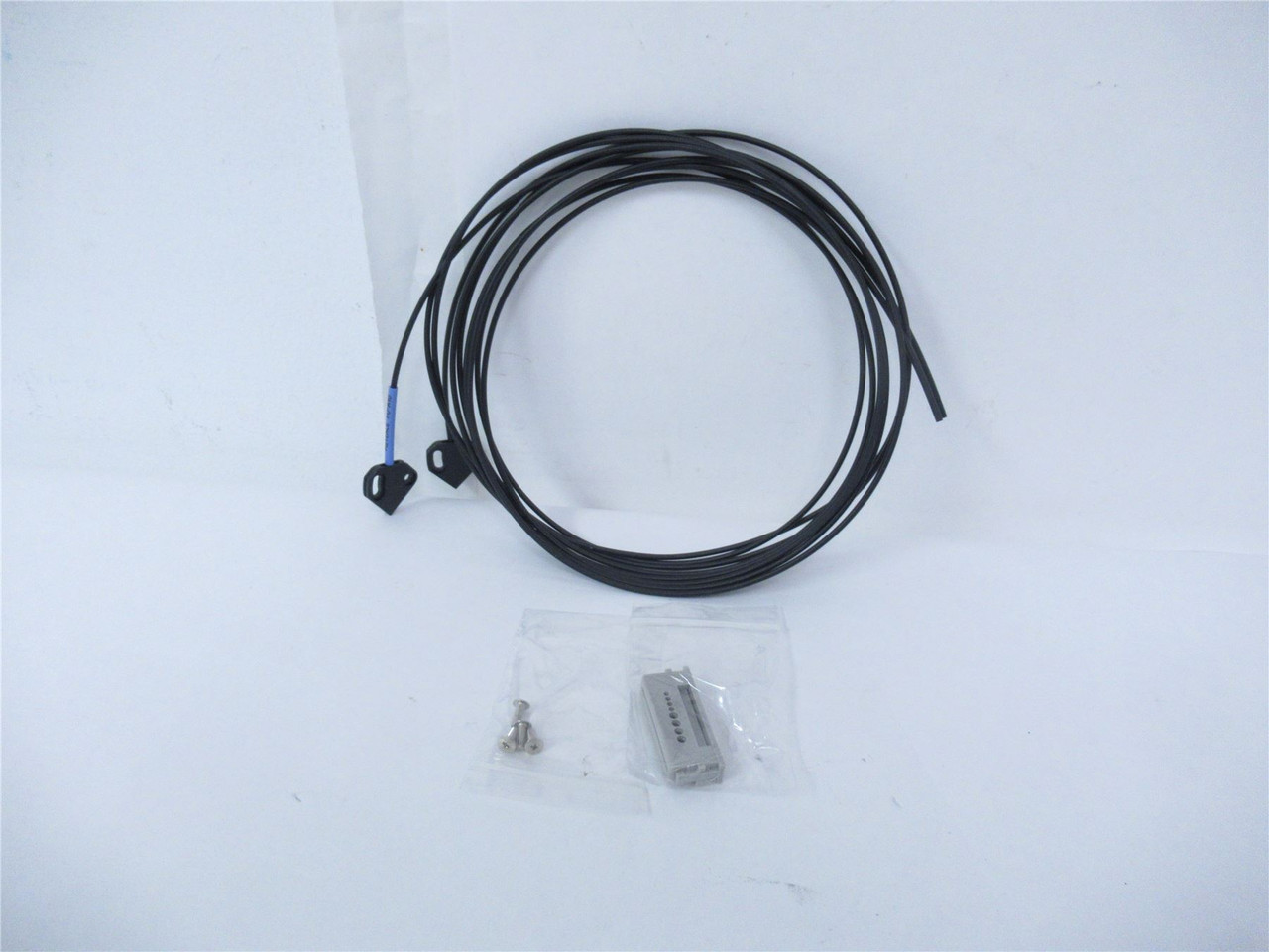 Keyence FU-A10; Fiber Optic Sensor