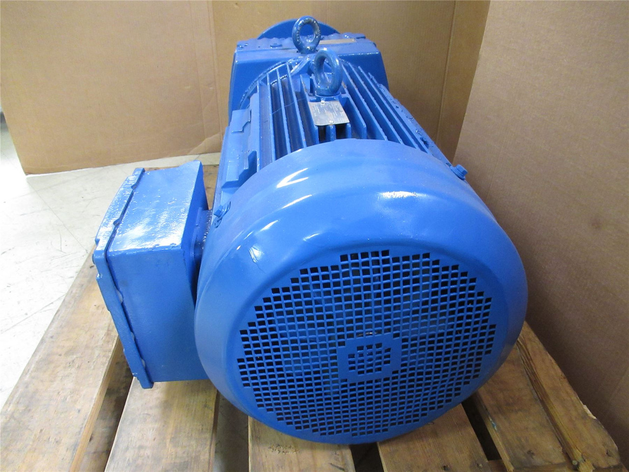 SEW RF107DRN200L4FMDH; AC Gear Motor; 7.86:1 Ratio; 40HP; 230/460V