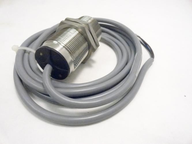 Turck 24388; Proximity Sensor 6 Ft. Cord L