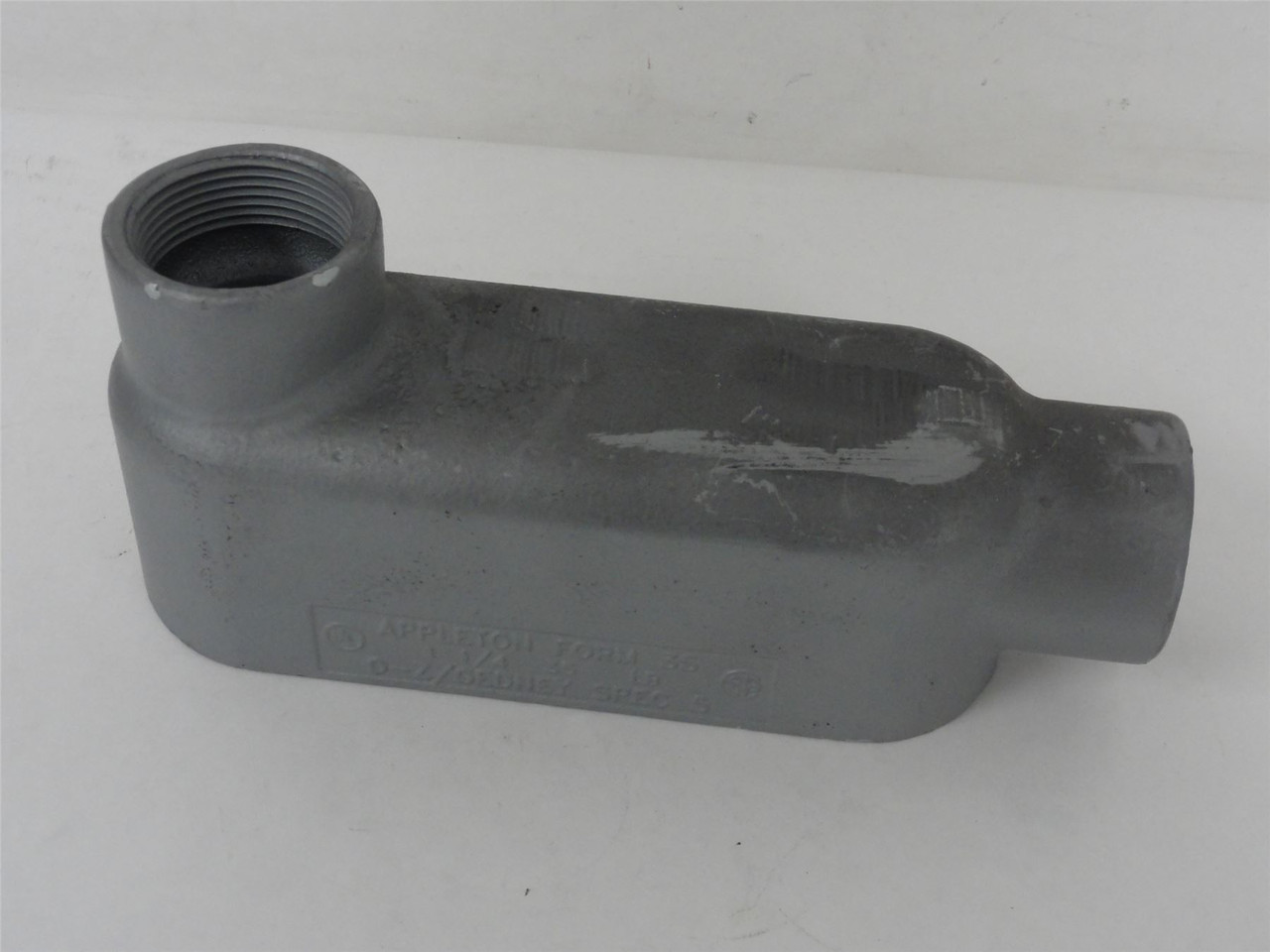 Appleton LB-125M; Threaded Conduit Body; 1-1/4"; Form 35