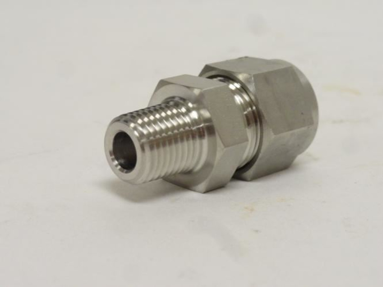 Bi-Lok DCT-8-6-SS; Compression Fitting SS; 1/4 NPT x #8 Tube