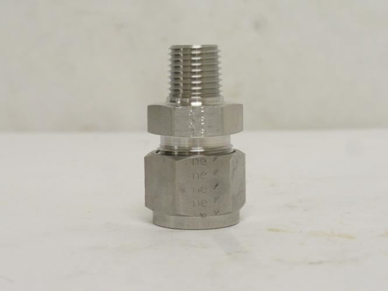 Bi-Lok DCT-8-6-SS; Compression Fitting SS; 1/4 NPT x #8 Tube