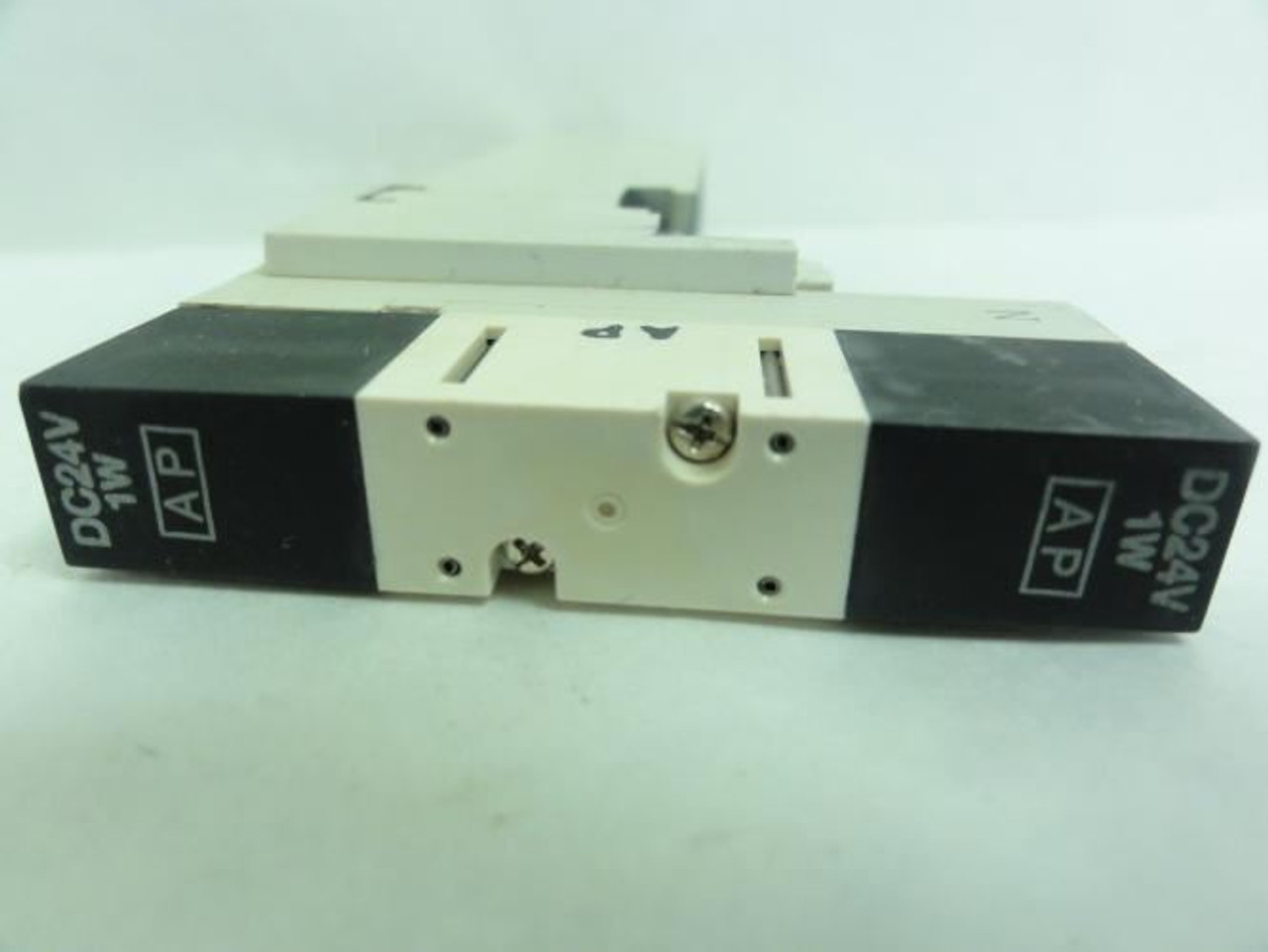 SMC VQ2300NR-5; Solenoid Valve; 24VDC; 1Watt