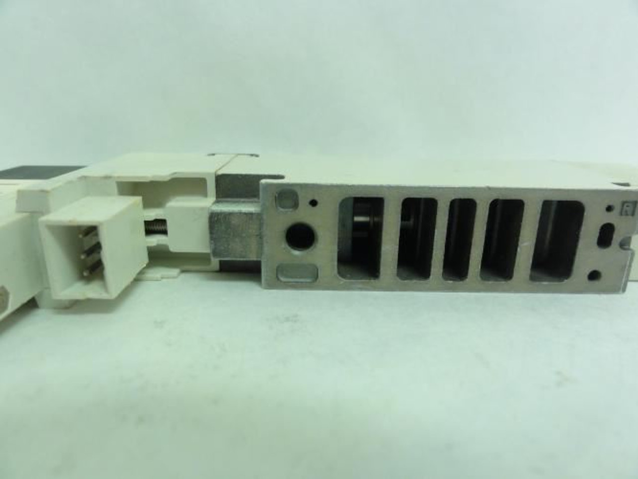 SMC VQ2300NR-5; Solenoid Valve; 24VDC; 1Watt