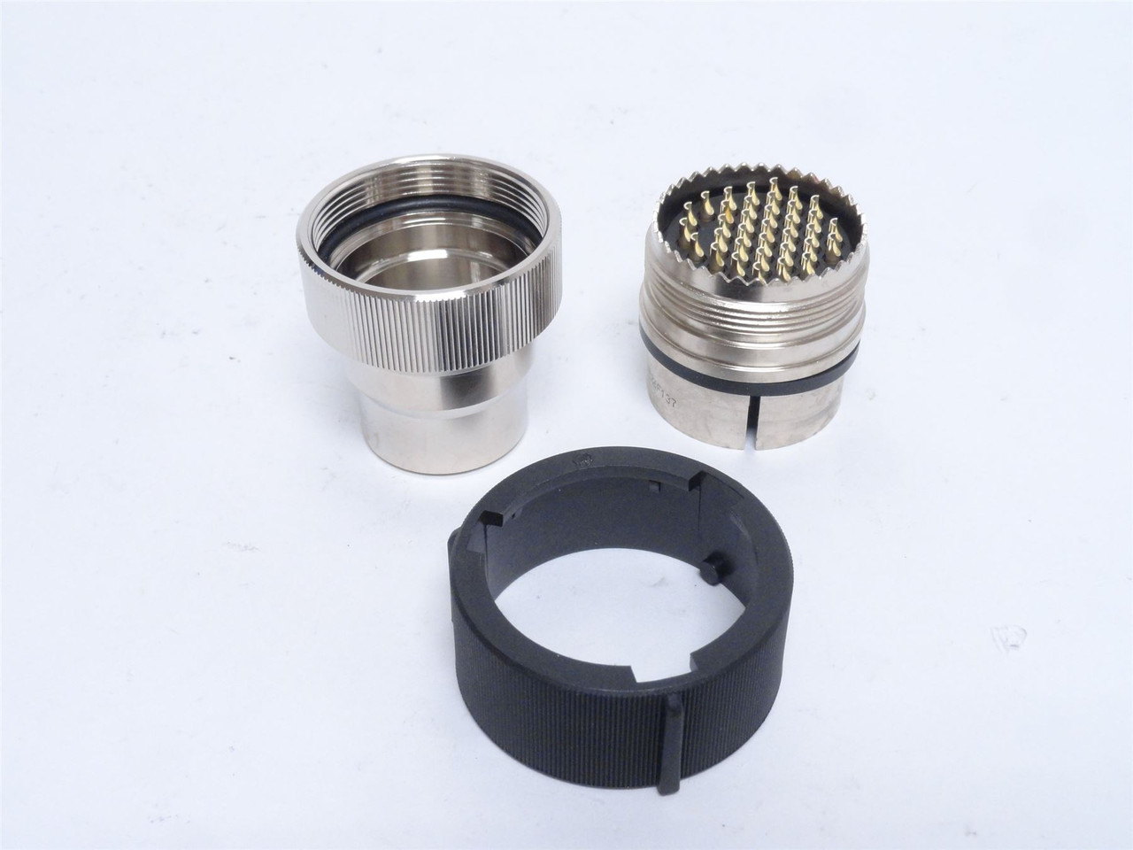 ITT Cannon CA06COMPG28-15PWBF26F137; Circular Connector Plug