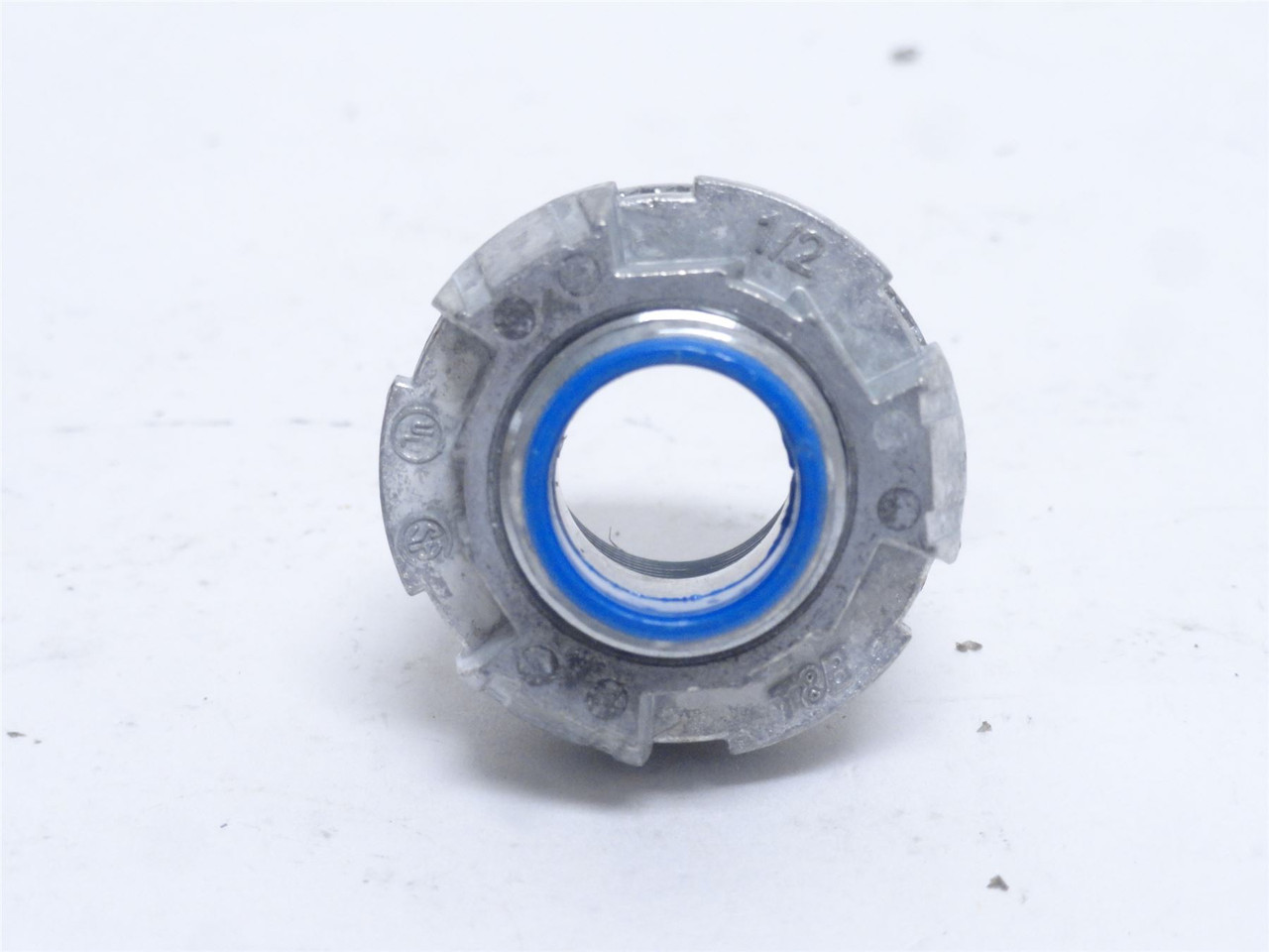 T&B H050TB; Insulated Aluminum Hub Connector; Size: 1/2"