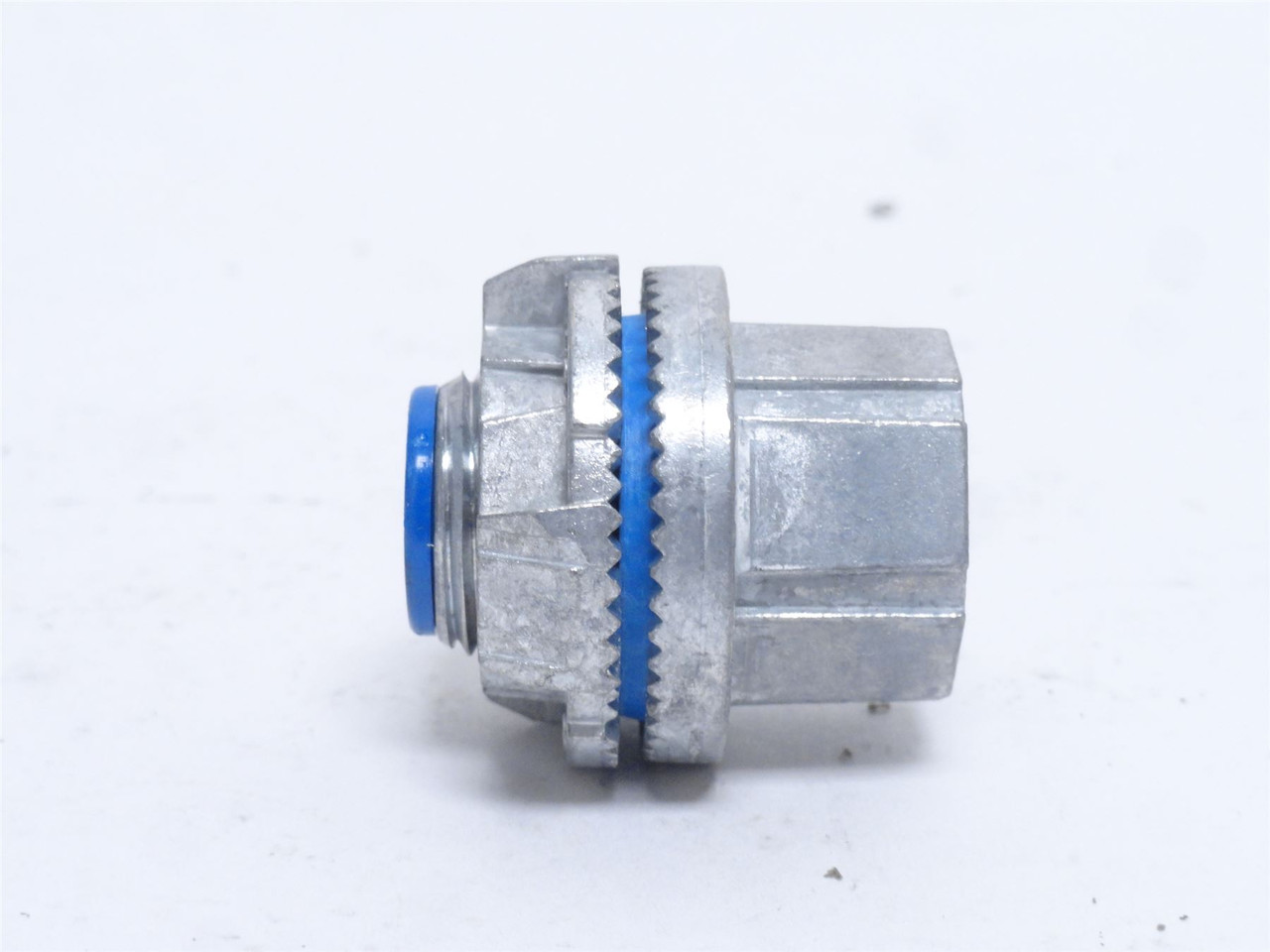 T&B H050TB; Insulated Aluminum Hub Connector; Size: 1/2"