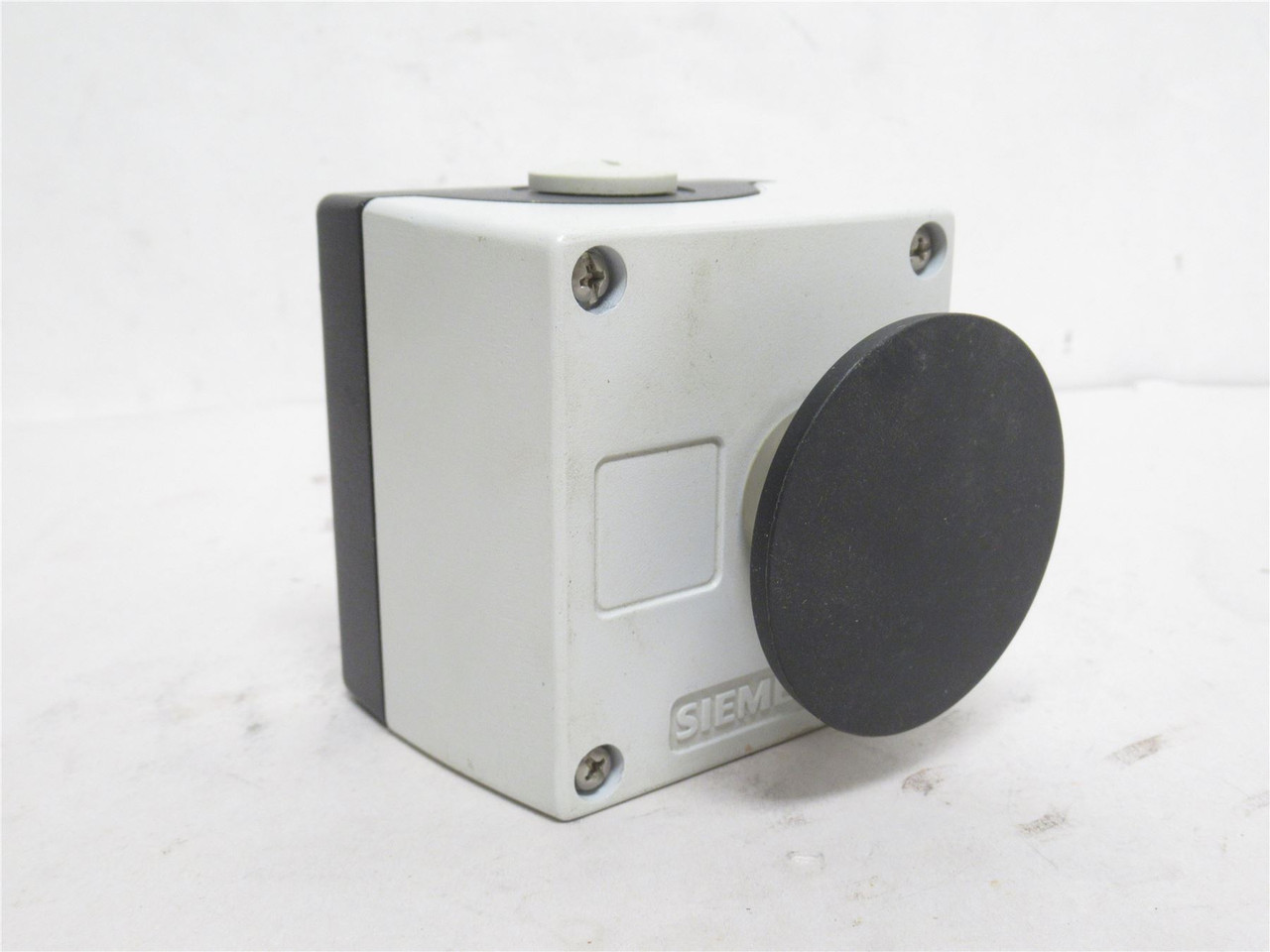 Siemens 3SU18512GA002AA1; Pushbutton Switch SPST; 1-NO