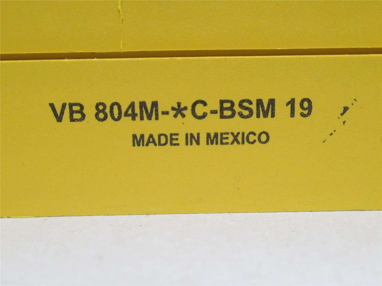 Turck VB 804M-2C-BSM 19; Distribution Box U0961-01; 8-Port