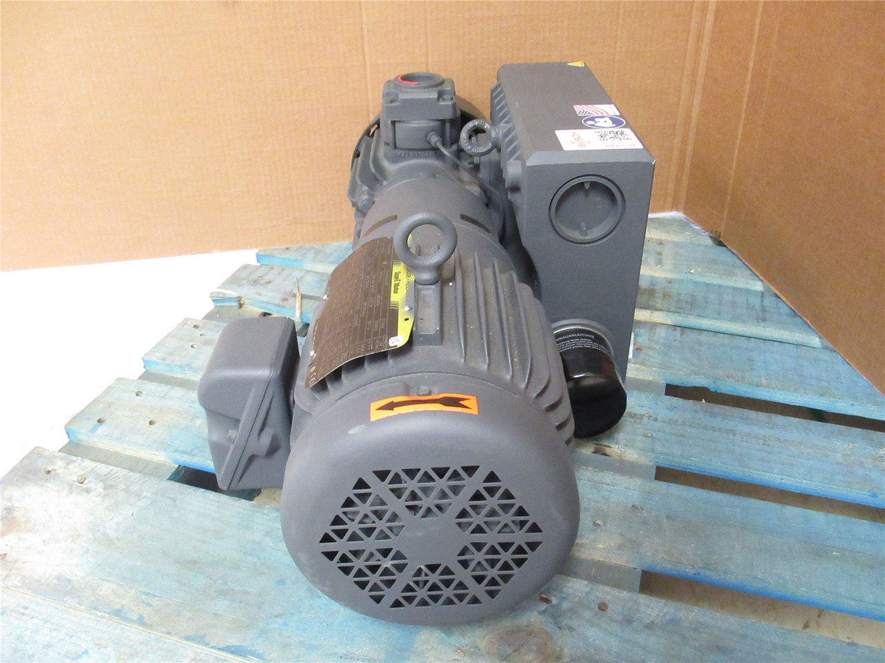 Busch RA0040F506EHXX; Rotary Vane Vacuum Pump 2HP; 230/460VAC Busch RA0040F506EHXX; Rotary Vane Vacuum Pump 2HP; 230/460VAC