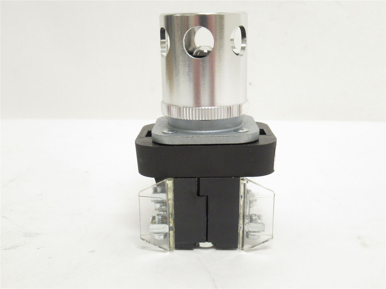 Allen-Bradley 800T-QA10; Illumin Push Button NO HARDWARE