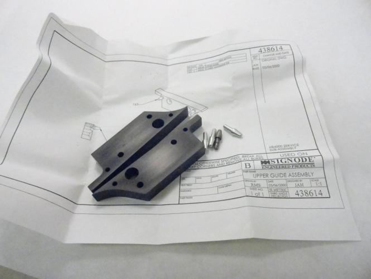 Signode 438560; LOT-2 Upper Guide Assembly; w/ 4 Screws