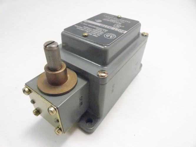 Allen-Bradley 802T-R3TD; Time Delay Limit Switch; 120V 3 Amp