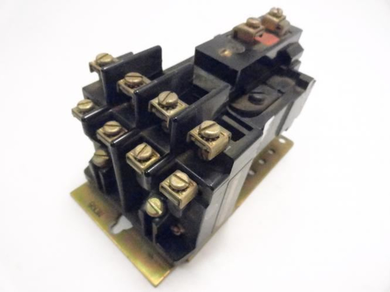 Allen-Bradley 700-BR400A1; AC Relay 10Amp 4 P 110/120VAC Coil Allen-Bradley 700-BR400A1; AC Relay 10Amp 4 P 110/120VAC Coil