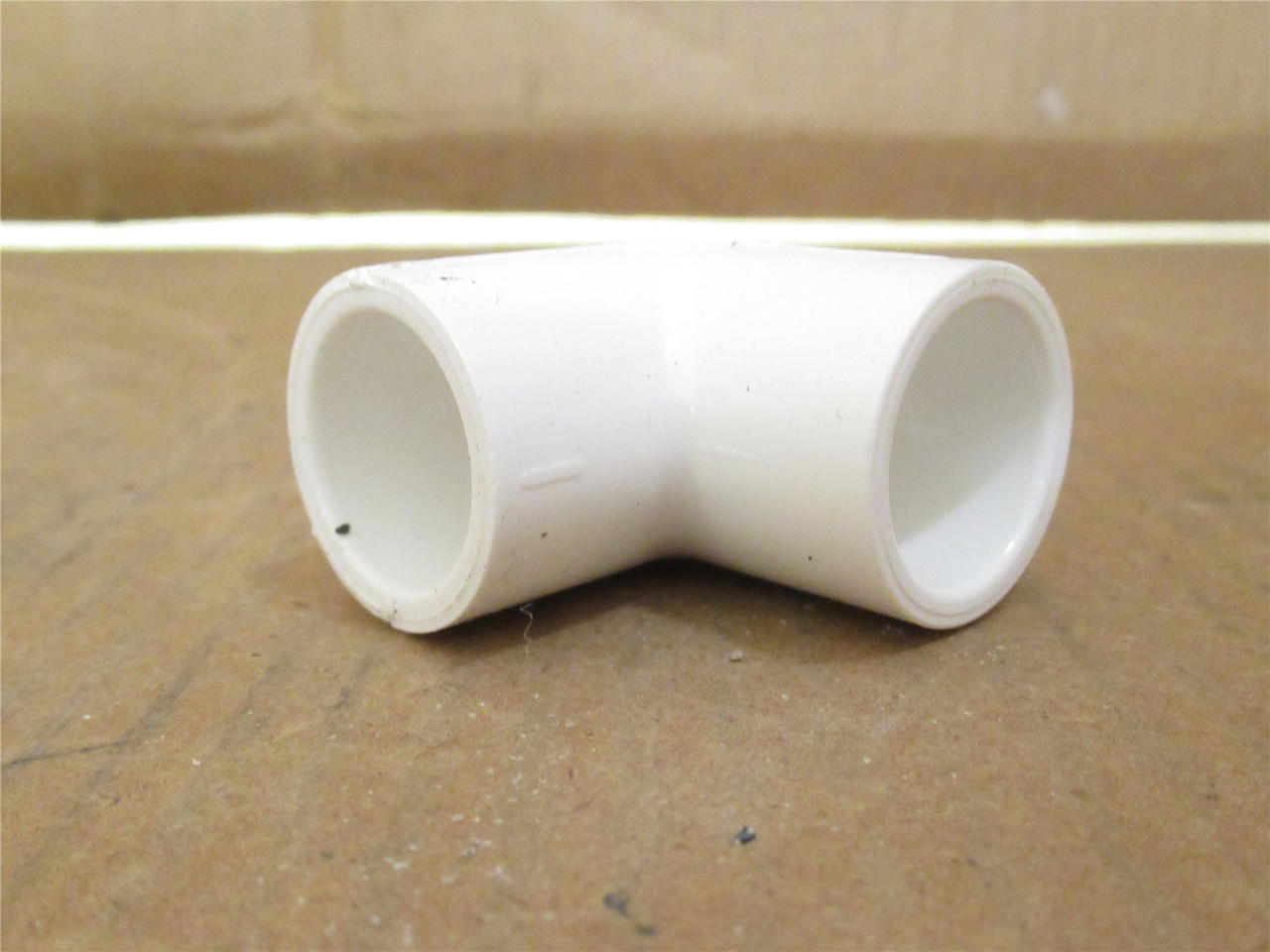 Charlotte 406-005; Lot-30; PVC Elbows; 90Deg; 1/2"NPS Sched 40