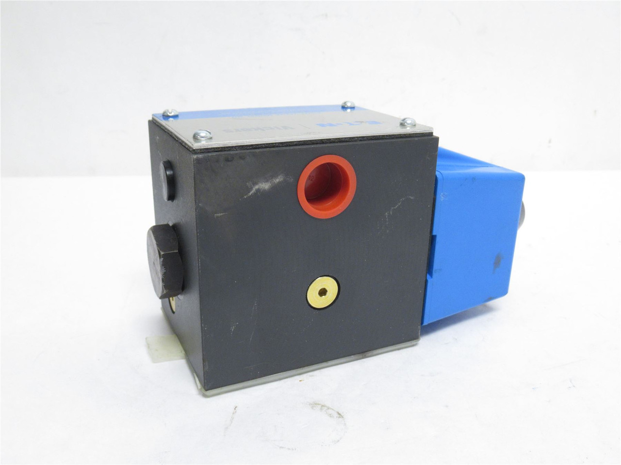 Eaton DG4S4-012A-B-60; Vickers Direction Control Valve 876249