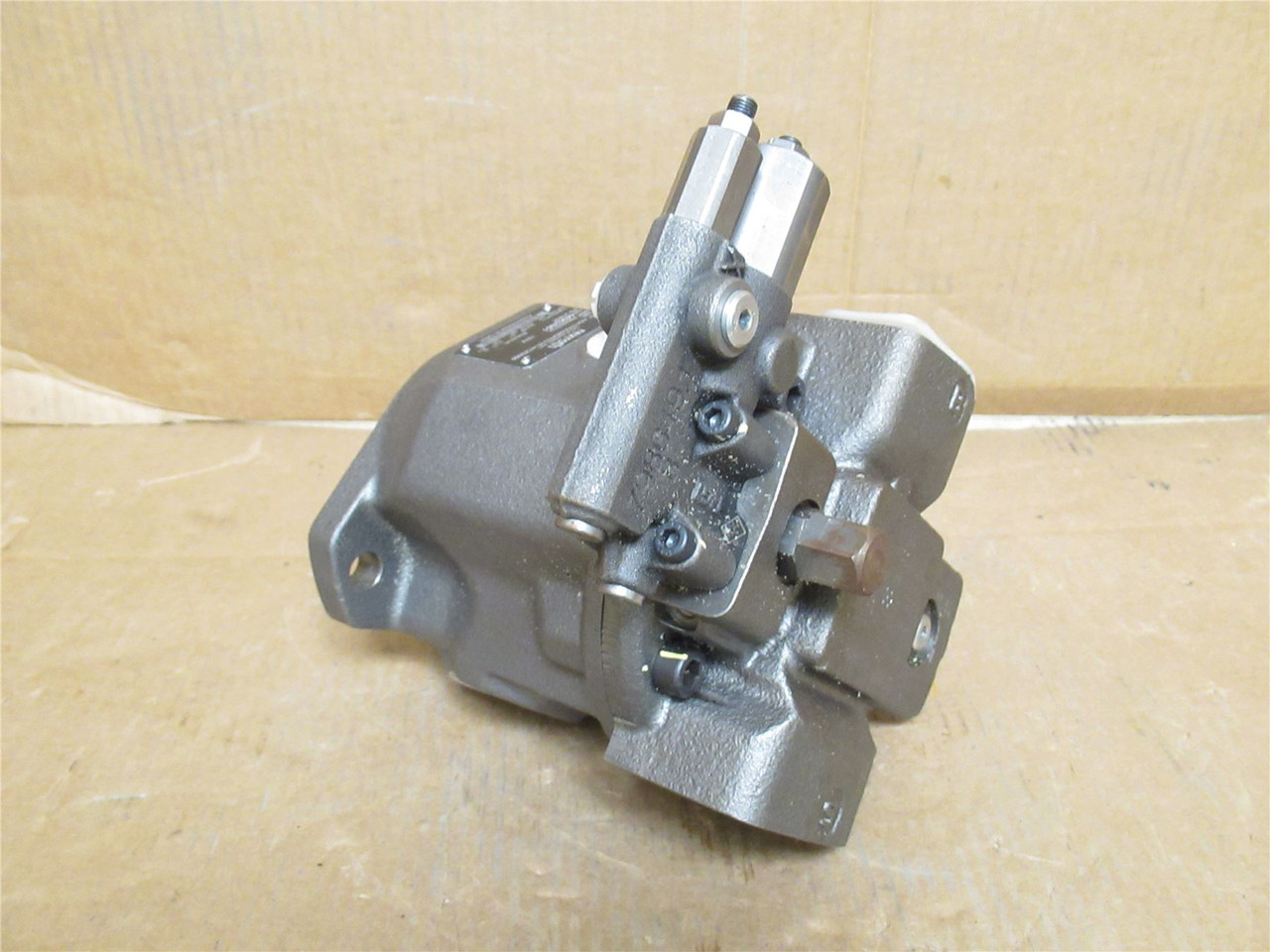 Rexroth R902502732; Piston Pump AAA10VSO28DFR/31R-VKC62N00