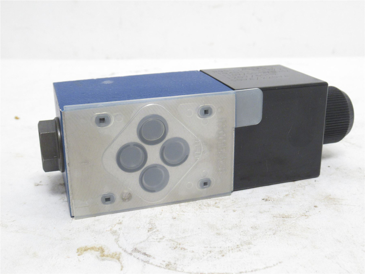 Rexroth R900906670; Directional Spool Valve; 110/120VAC