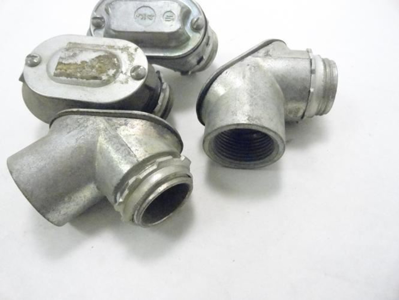 Halex 41337; LOT_4 Conduit Elbow; Threaded; 3/4" M-F