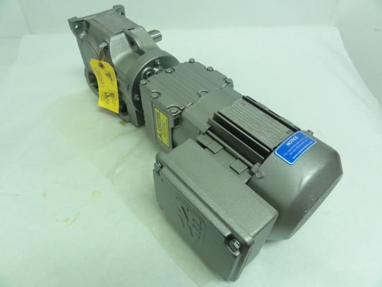 SEW 404-60-0174; Motor Gearbox; 1288 Ratio; 1700RPM SEW 404-60-0174; Motor Gearbox; 1288 Ratio; 1700RPM