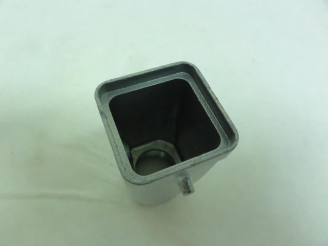 3M 78-8060-7877-6; Plug Housing Vertical