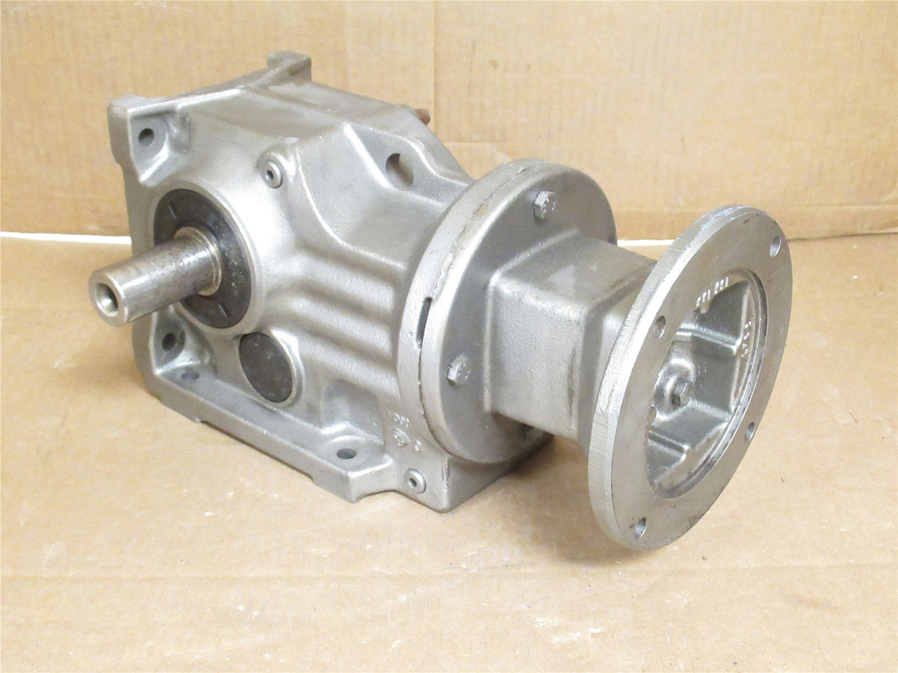 SEW K47AM143; Inline Gearbox 7.36:1 Ratio SEW K47AM143; Inline Gearbox 7.36:1 Ratio
