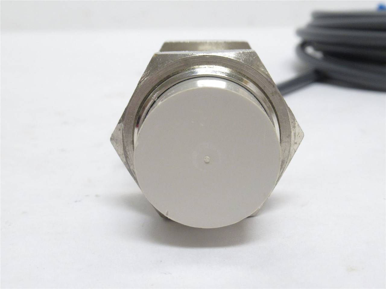 Omron E2E2-X18MB1; Proximity Sensor; 10-55VDC; IP67