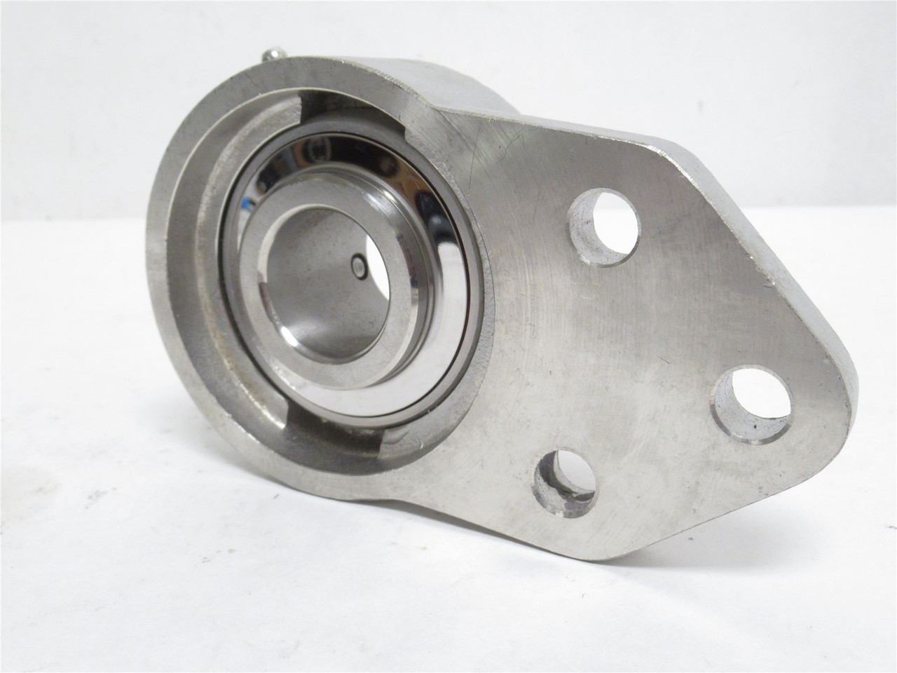 KML SUCFB207-20; Flange Bearing; 1-1/4"ID; SS; 3-Bolt Bracket KML SUCFB207-20; Flange Bearing; 1-1/4"ID; SS; 3-Bolt Bracket