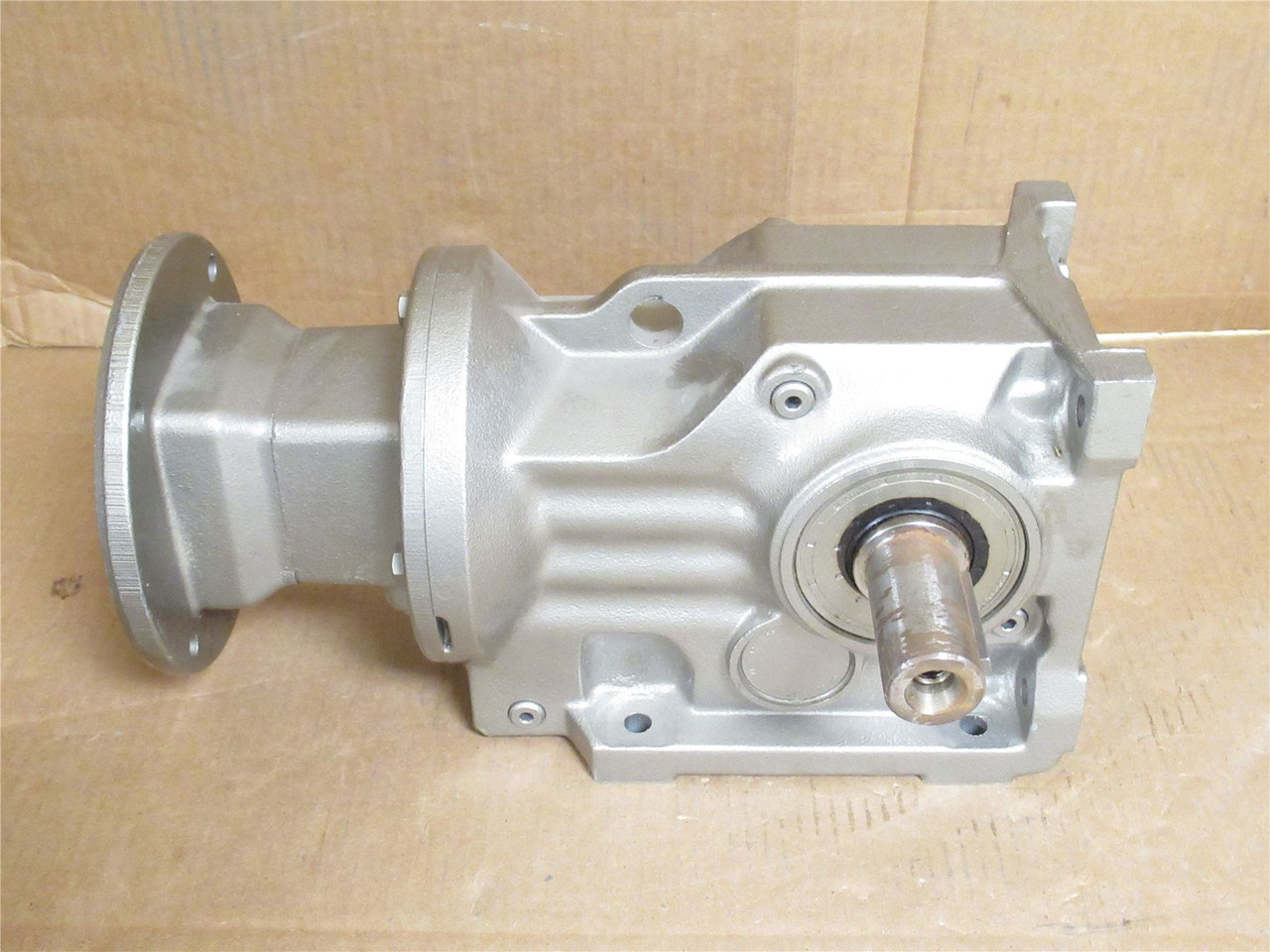 SEW K47AM143-KS; Inline Gearbox 7.36:1 Ratio SEW K47AM143-KS; Inline Gearbox 7.36:1 Ratio